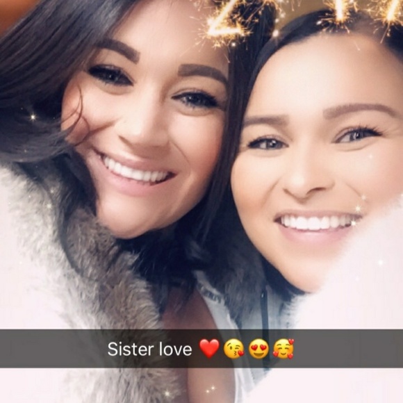 Meet your Posher, Elisia - Picture 3 of 4